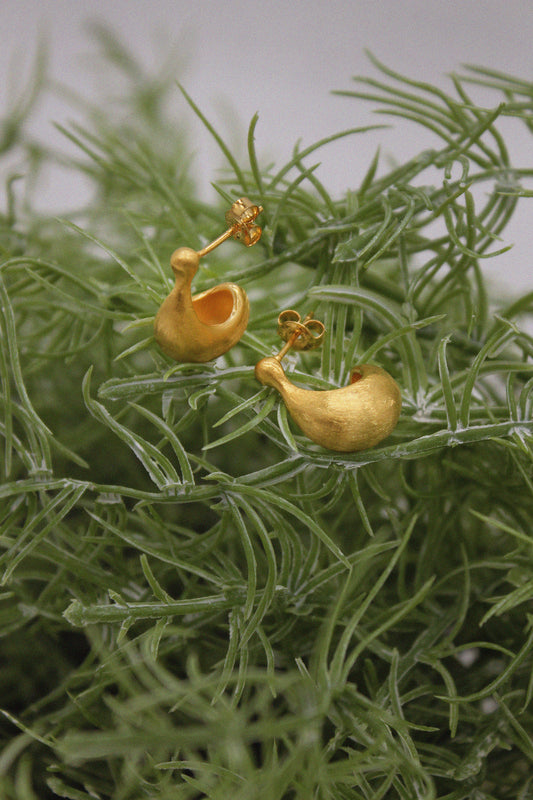 PEBBLE GLOW HOOP EARRINGS (GOLD)