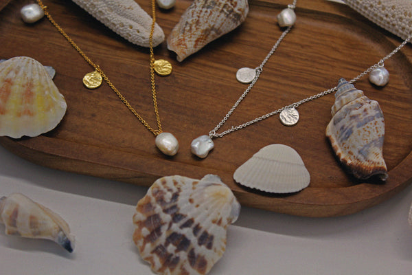 MOONLIT TIDE NECKLACE (GOLD)