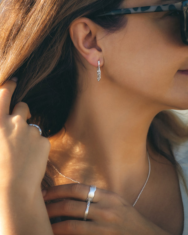 EROSION HOOP EARRINGS (SILVER)