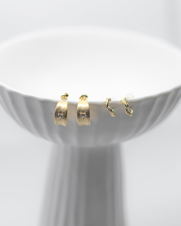 NOVA GLOW HOOP EARRINGS (GOLD)