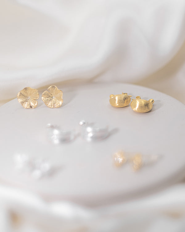 PEBBLE GLOW HOOP EARRINGS (SILVER)