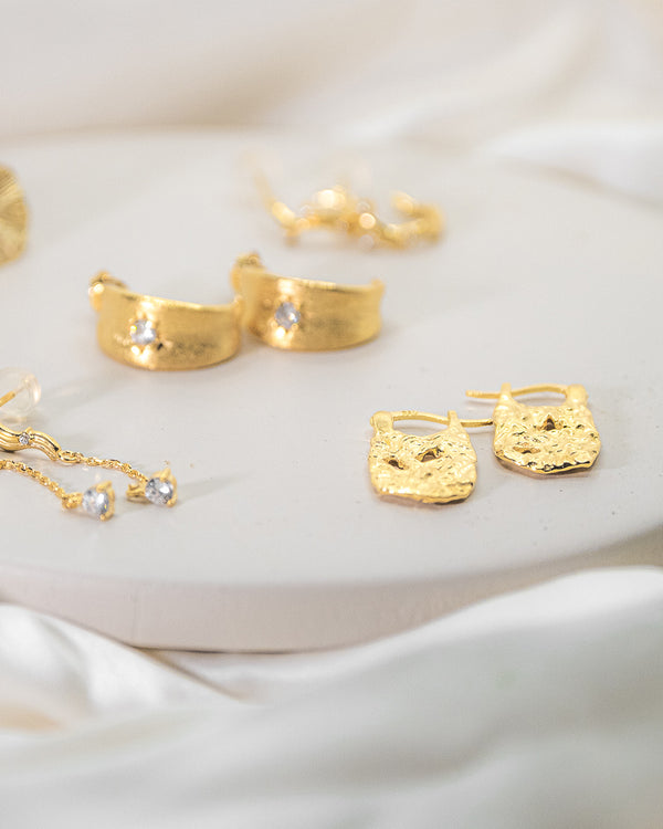 EROSION HOOP EARRINGS (GOLD)