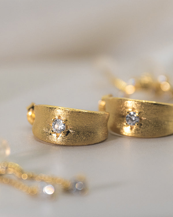 NOVA GLOW HOOP EARRINGS (GOLD)