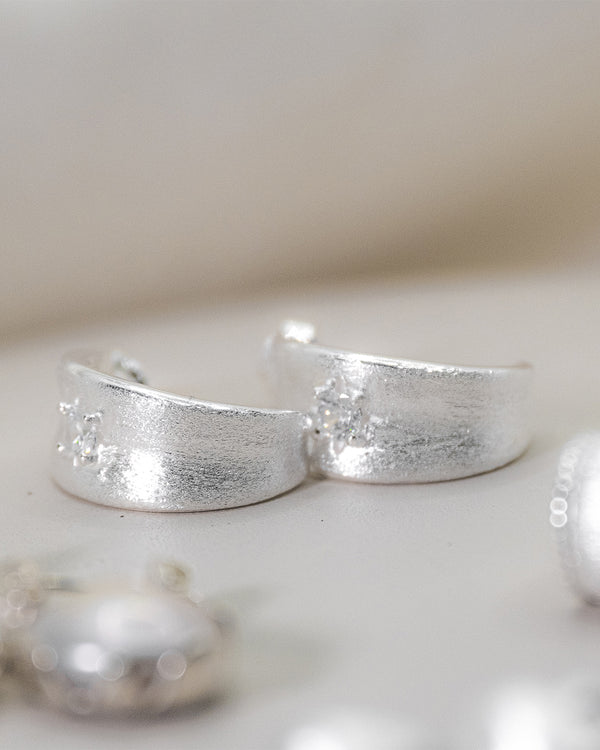 NOVA GLOW HOOP EARRINGS (SILVER)